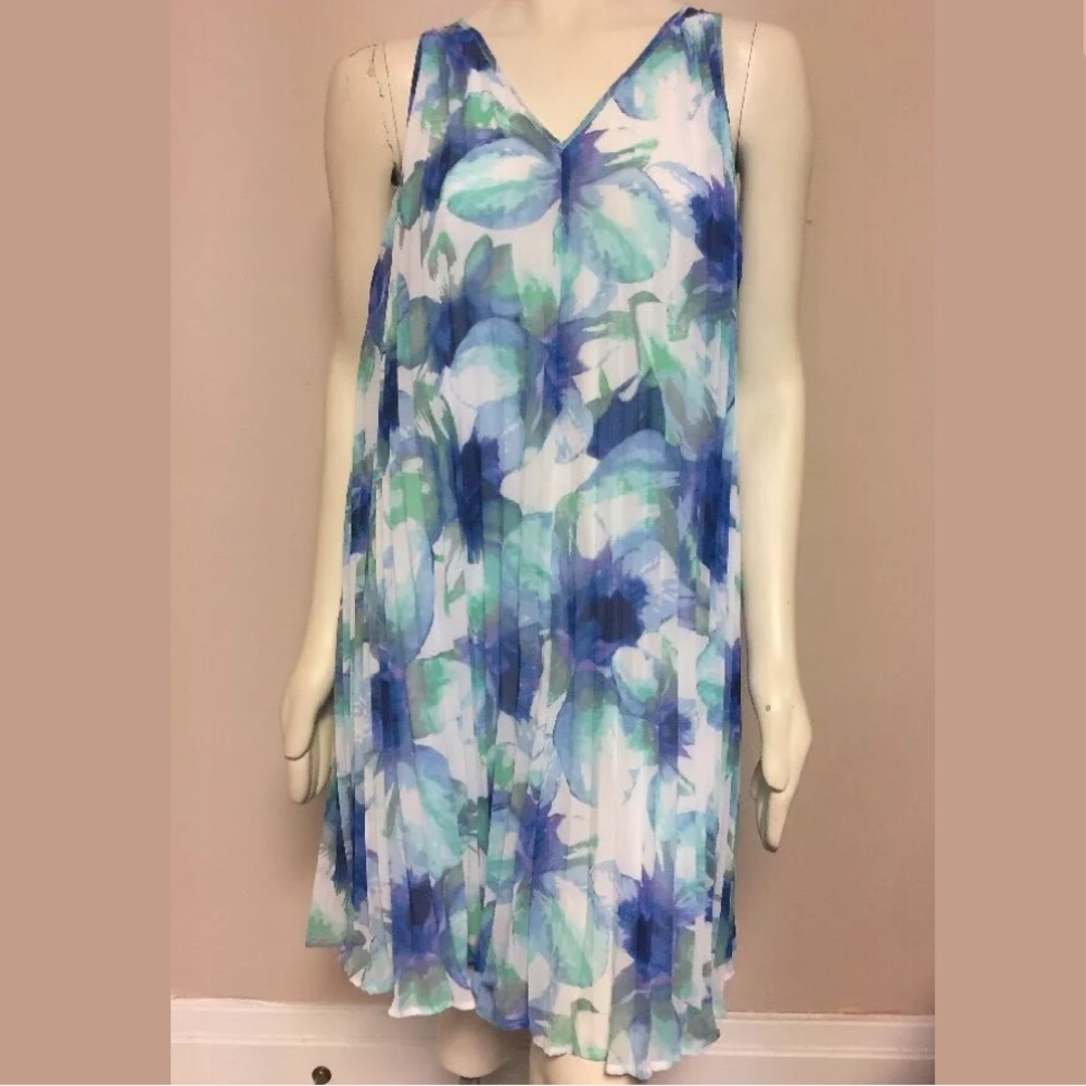Vince Camuto Shift Dress👗